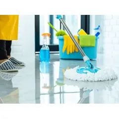 שטיפת רצפה: טיפים לעצלנים שלא מתפשרים על ניקיון